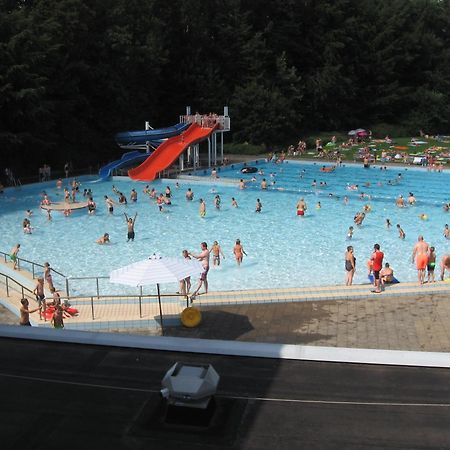 Camping Het Bosbad 埃默洛尔德 外观 照片
